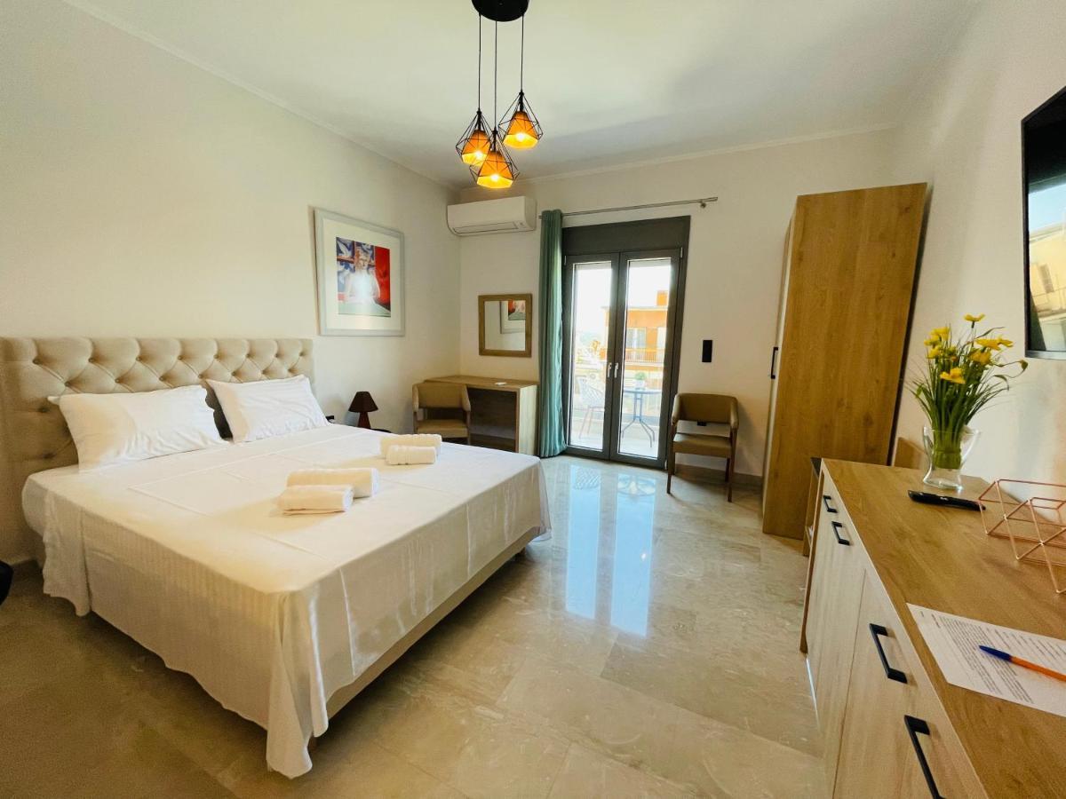 Xenios Suites Ligourio Bagian luar foto