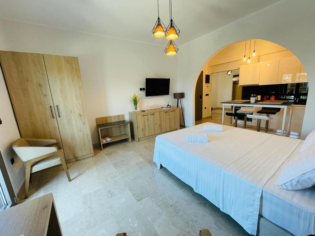 Xenios Suites Ligourio Bagian luar foto