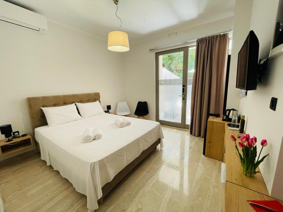 Xenios Suites Ligourio Bagian luar foto